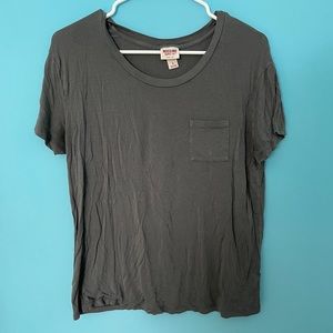 GRAY TEE WITH POCKET